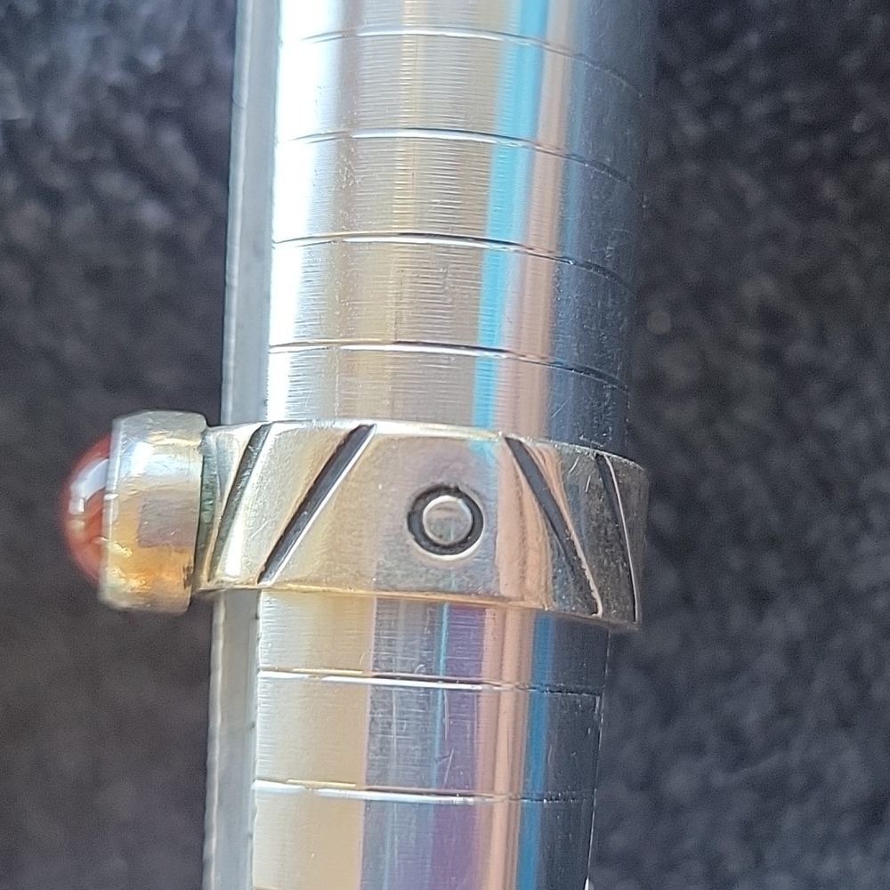 Custom made ring! - Picture 2 of 4